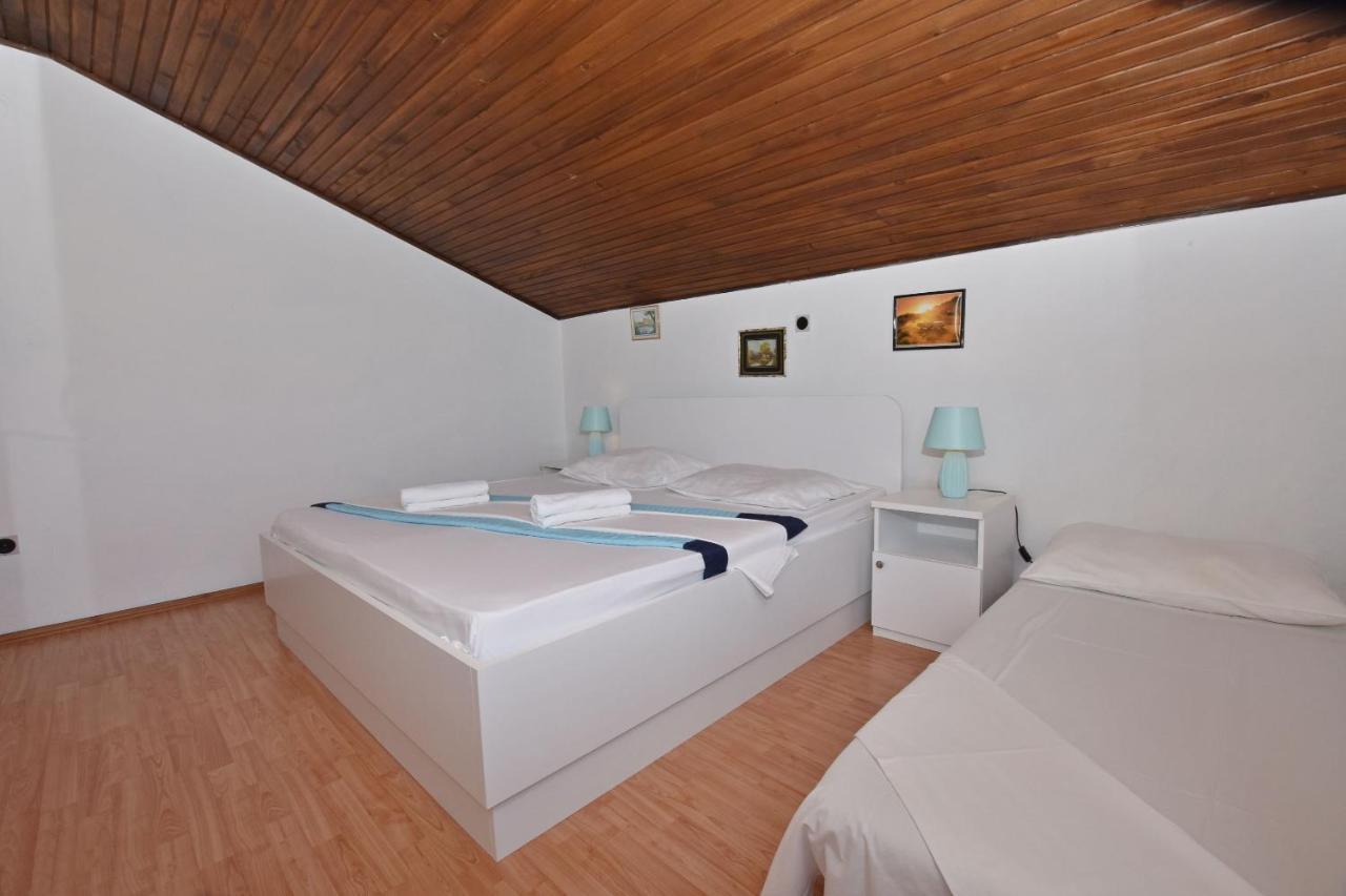 Apartments Ana Omiš Esterno foto